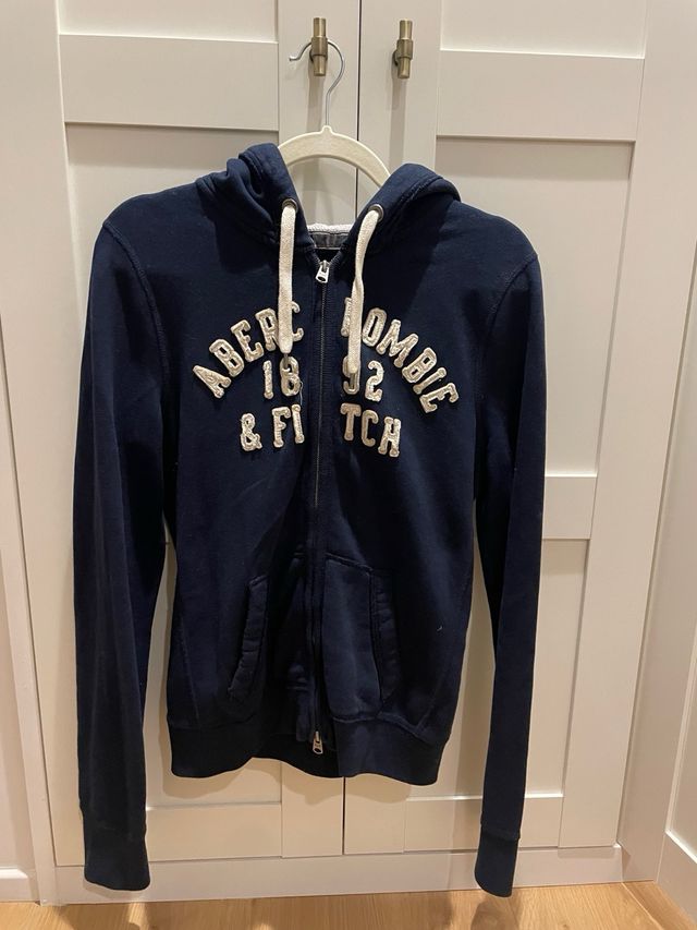 Sudadera de Abercrombie & Fitch en azul marino