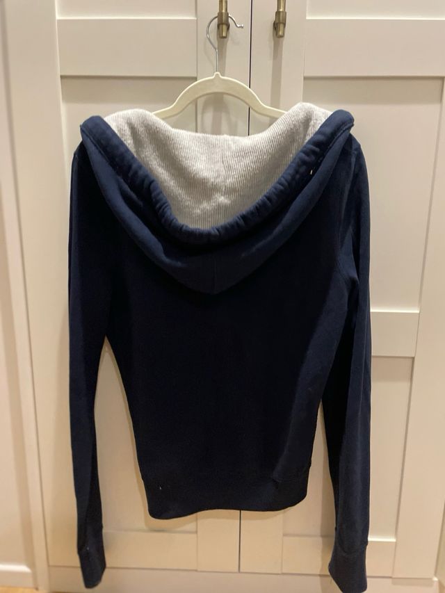 Sudadera de Abercrombie & Fitch en azul marino