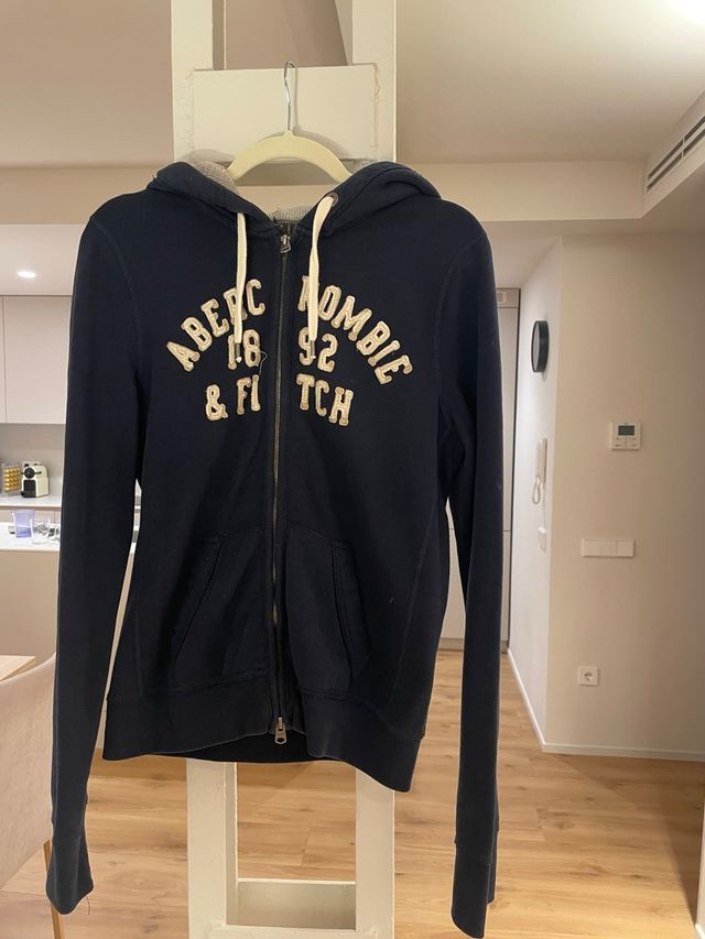 Sudadera de Abercrombie & Fitch en azul marino