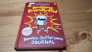 Diary of an Awesome Friendly Kid: Rowley Jefferson's Journal (Diary of a Wimpy Kid)