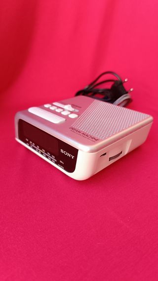 Radio despertador Sony ICF-C205
