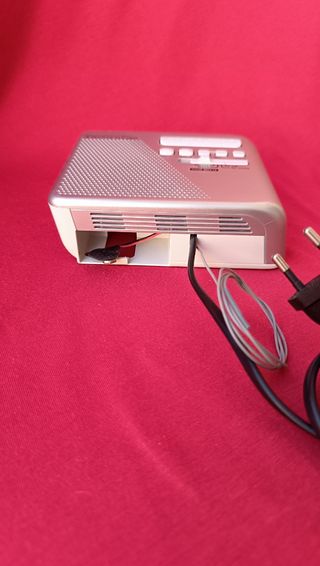 Radio despertador Sony ICF-C205