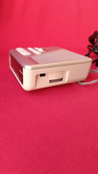 Radio despertador Sony ICF-C205