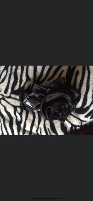 Cintura elastica con rosa 