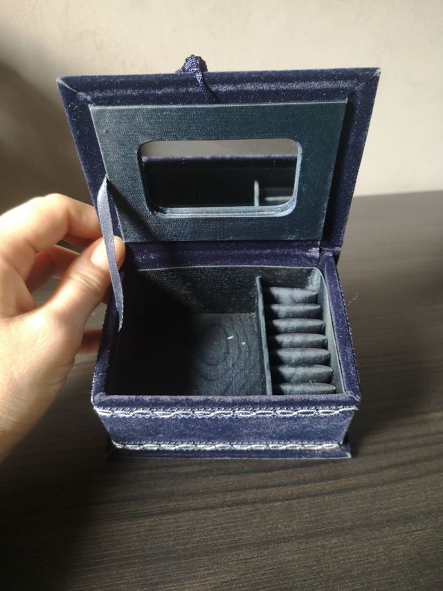 Portagioie con placca in argento