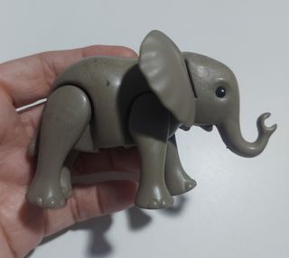 Playmobil. Bebé elefante gris