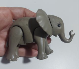Playmobil. Bebé elefante gris