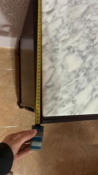 Comoda antigua con base de marmol