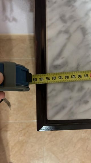 Comoda antigua con base de marmol