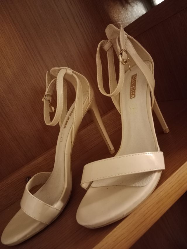 sandalia Alex Silva beig piel tacon