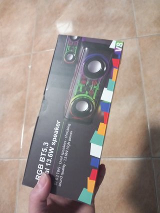 Altavoz Bluetooth portátil v8