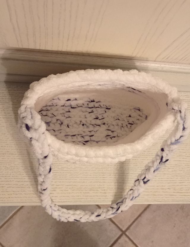 Borsa fatta all'uncinetto