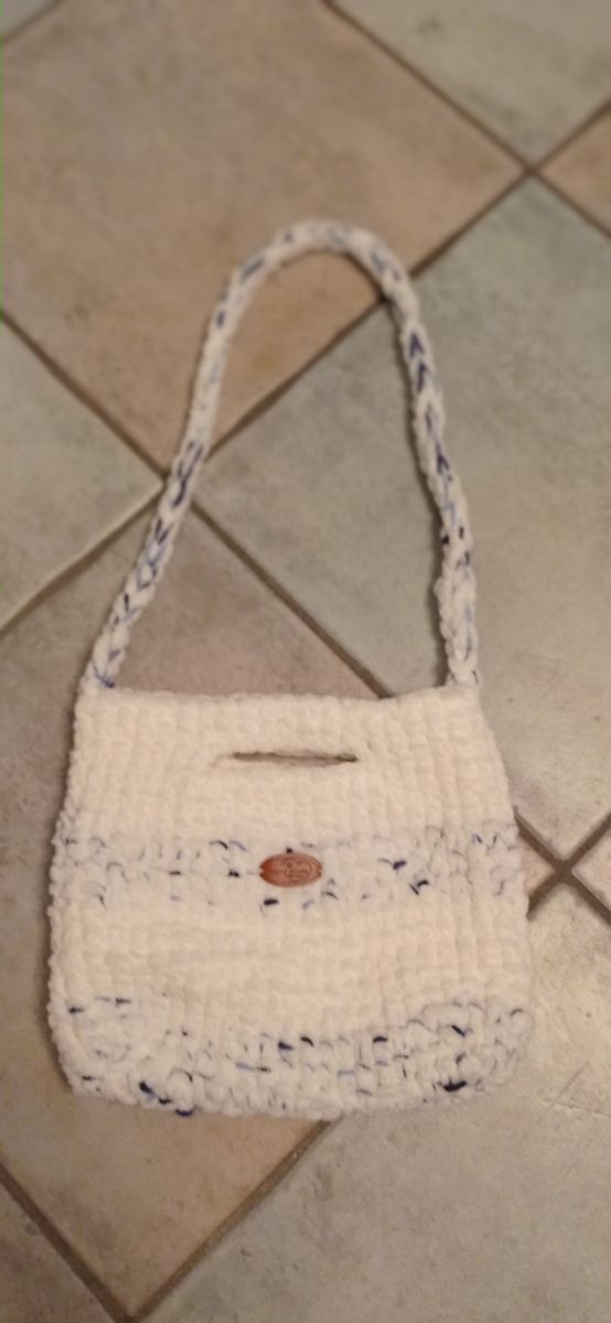 Borsa fatta all'uncinetto
