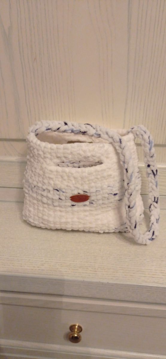 Borsa fatta all'uncinetto