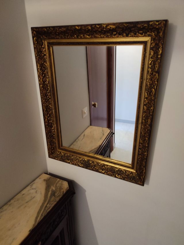 Taquillón antiguo o  entradita