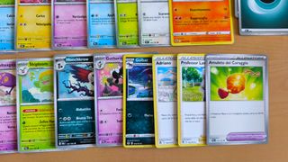 Set 60 carte pokemon comuni holo varie