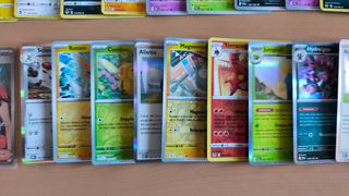 Set 60 carte pokemon comuni holo varie