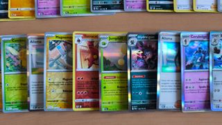 Set 60 carte pokemon comuni holo varie
