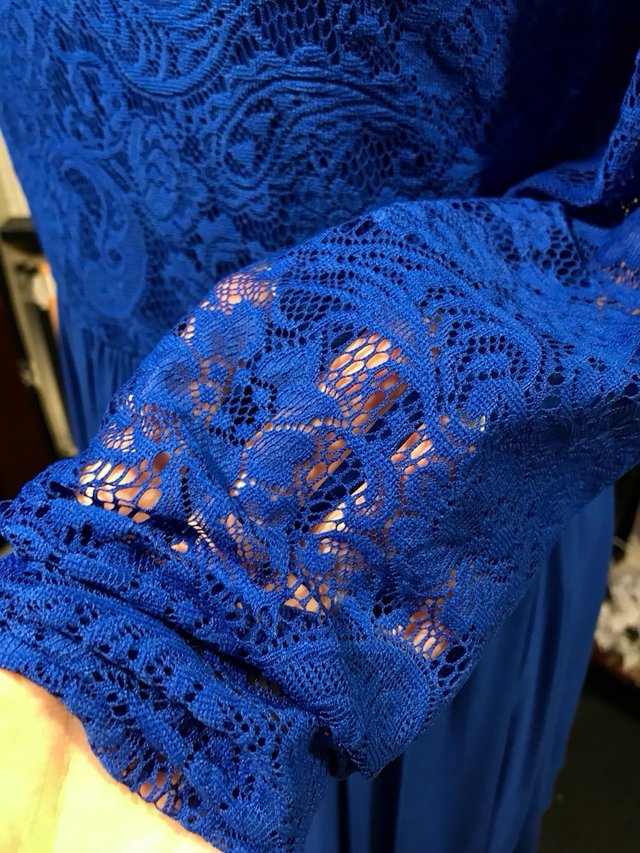 Vestitino da cocktail blu elettico con pizzo