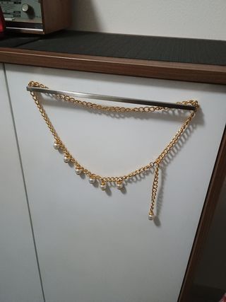 Cintura vintage modello catena e perle