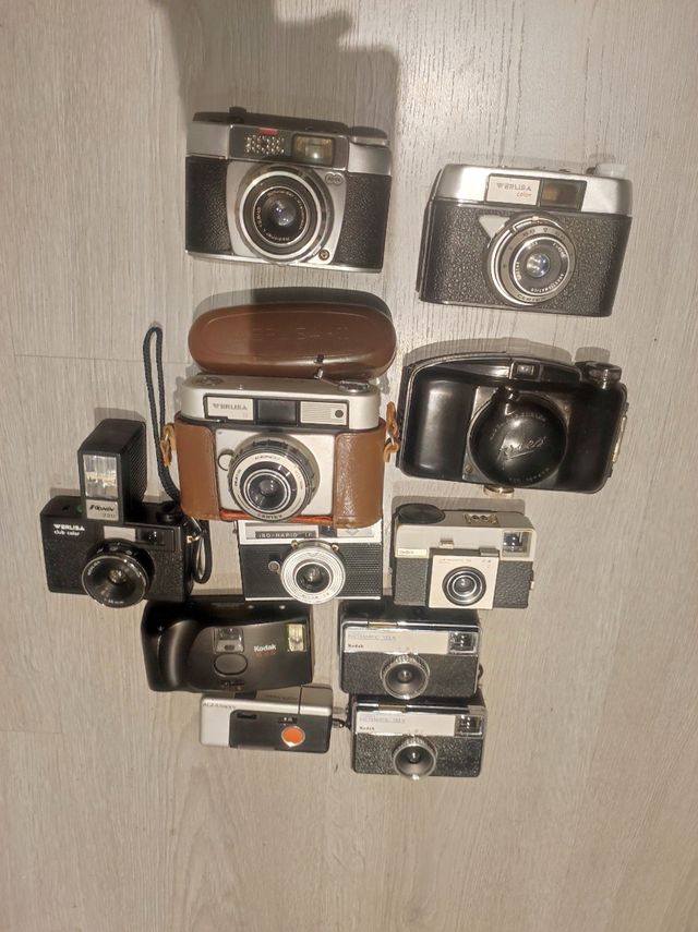 Lote 11 cámaras analógicas.