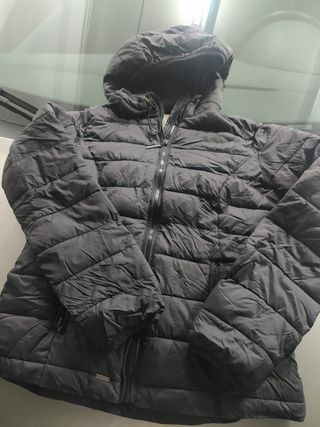 Anorak varios colores 9 euros la unidad 