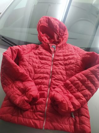 Anorak varios colores 9 euros la unidad 
