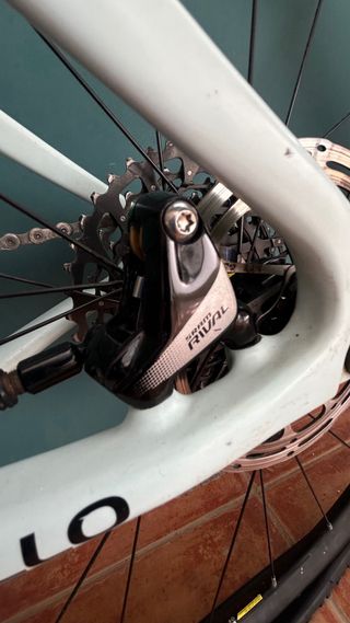 Pinarello gravel modelo Grevil