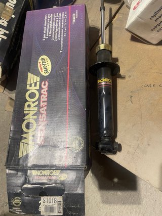 Amortiguadores delanteros Nissan Primera