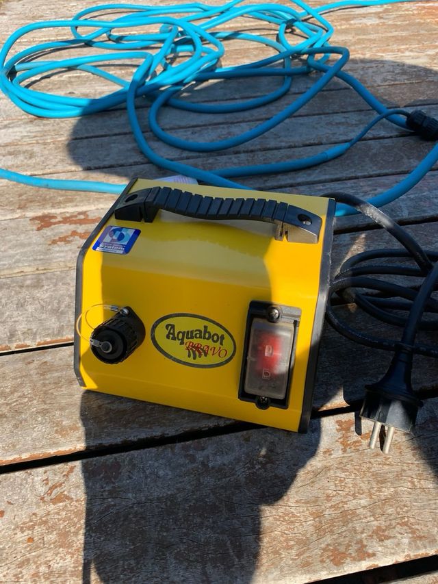 Robot limpiafondos Aquabot Bravo