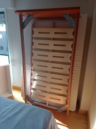 Cama con cajonera