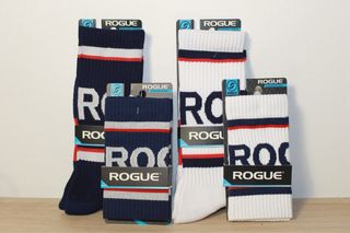 Pack rogue muñequeras y calcetines