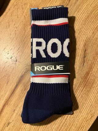 Pack rogue muñequeras y calcetines