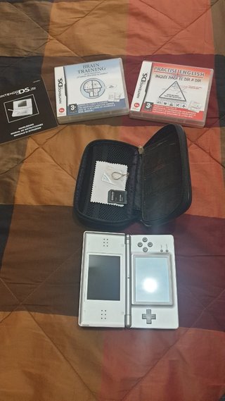 Consola Nintendo DS Lite con estuche y Juegos