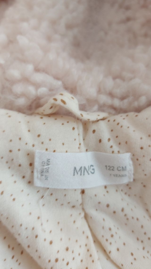 Abrigos de borreguito de niña. Talla 7