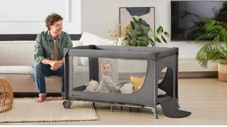 Cuna de viaje dos alturas. Incluye colchón