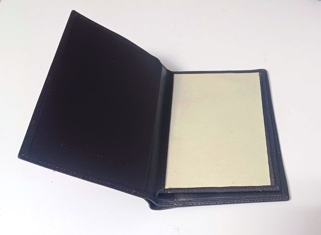 NUOVO portafoglio in pelle nera