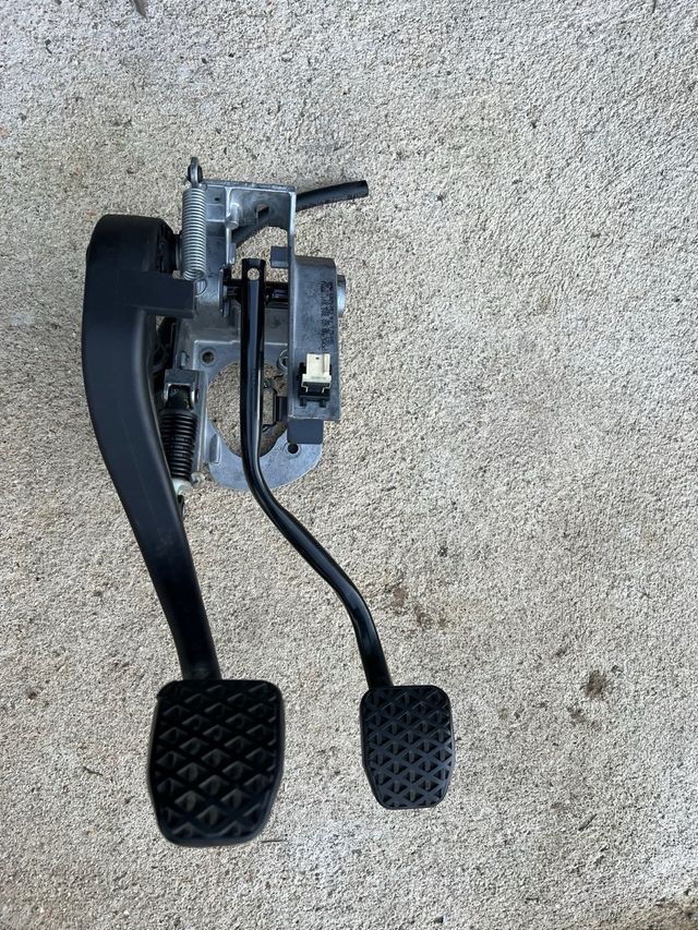 Pedales de Freno y Embrague BMW