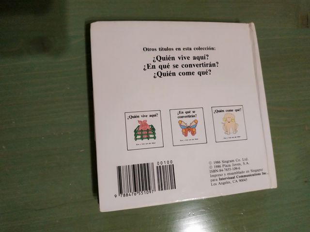 ¿QUIEN ESTÁ EN EL AGUA?  Libro PopUp de 1/4 años