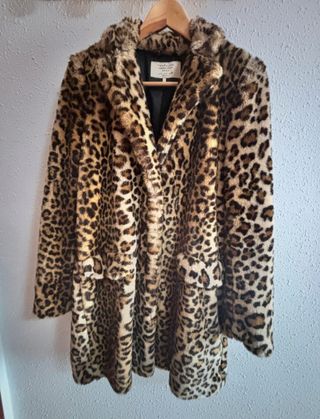 Abrigo leopardo Zara