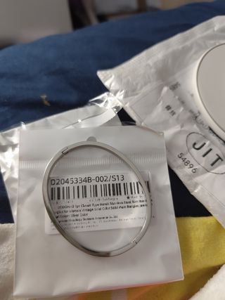 Pulseras de acero inoxidable sin usar