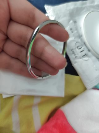 Pulseras de acero inoxidable sin usar