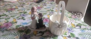 Topper sposi e cestino confetti