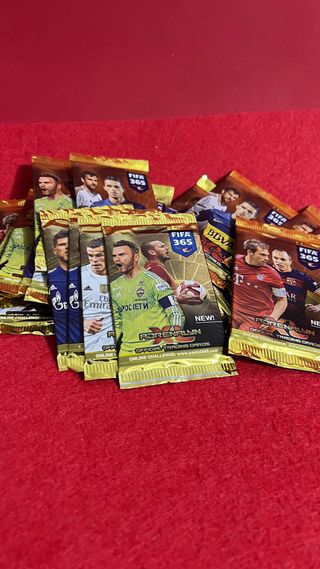 Lotto 25 bustine calciatori panini Adrelayn 365
