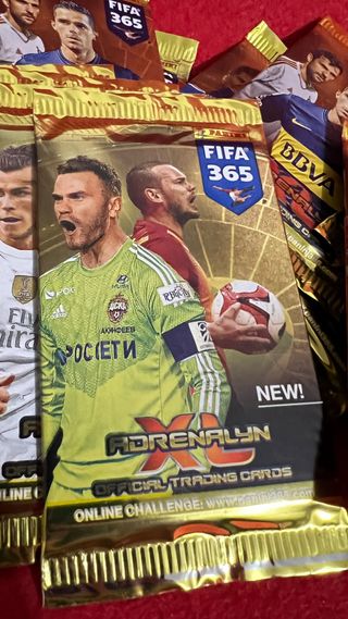 Lotto 25 bustine calciatori panini Adrelayn 365