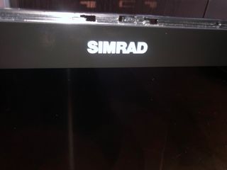 Monitor simrad 24 pulgadas