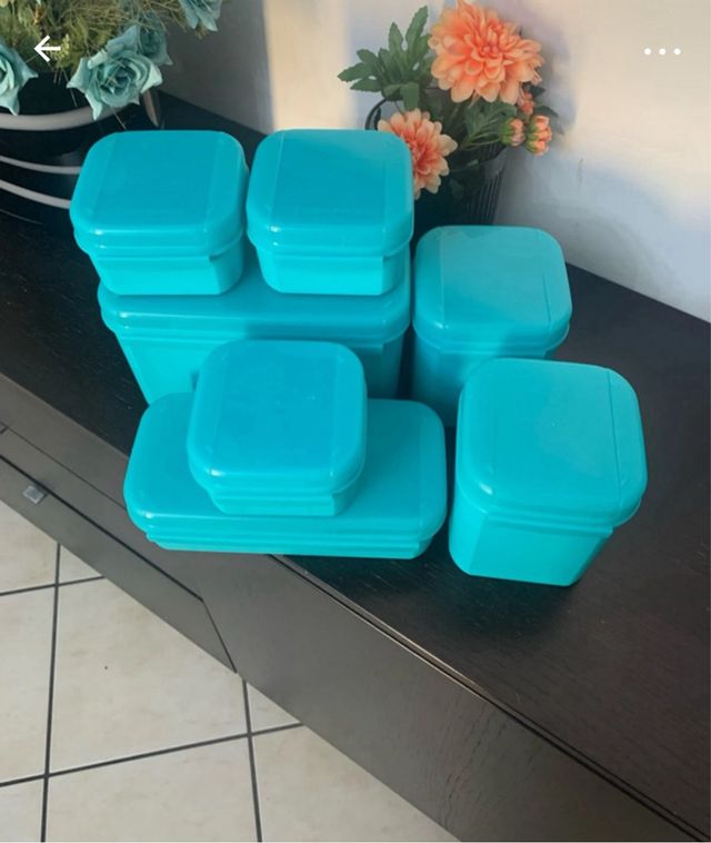 Contenitori tupperware