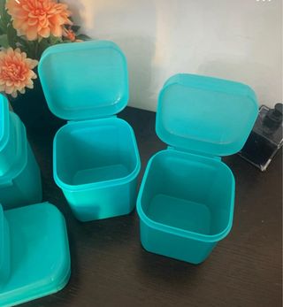 Contenitori tupperware
