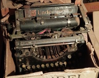 Antigua máquina escribir underwood