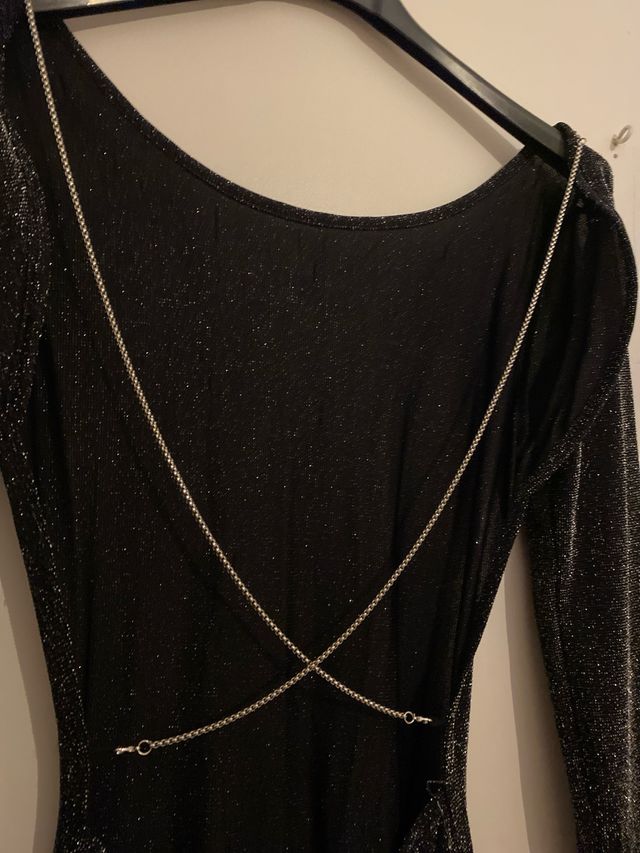 Vestido brillo espalda afuera